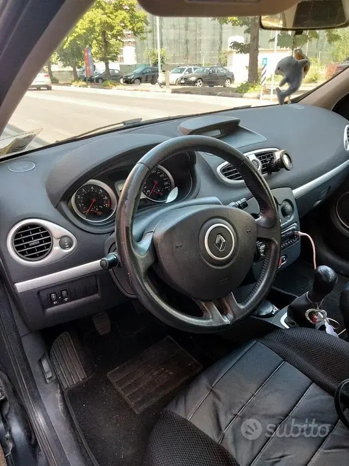Usata Renault Clio 75 CV (55 kW) 2006 Nero Utilitaria