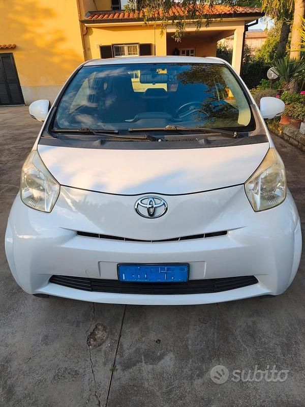 Usata Toyota iQ 98 CV (72 kW) 2009 Bianco Utilitaria