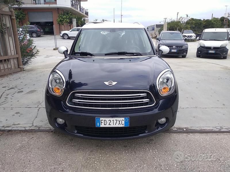 Usata Mini Cooper D Countryman Business 111 CV (81 kW) 2016 Blu SUV