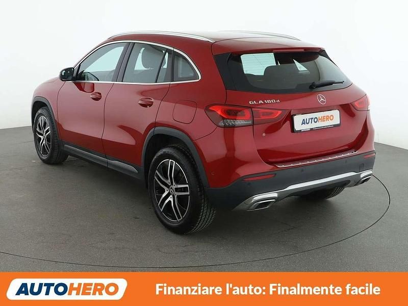 Usata Mercedes GLA180 116 CV (85 kW) 2021 Rosso SUV