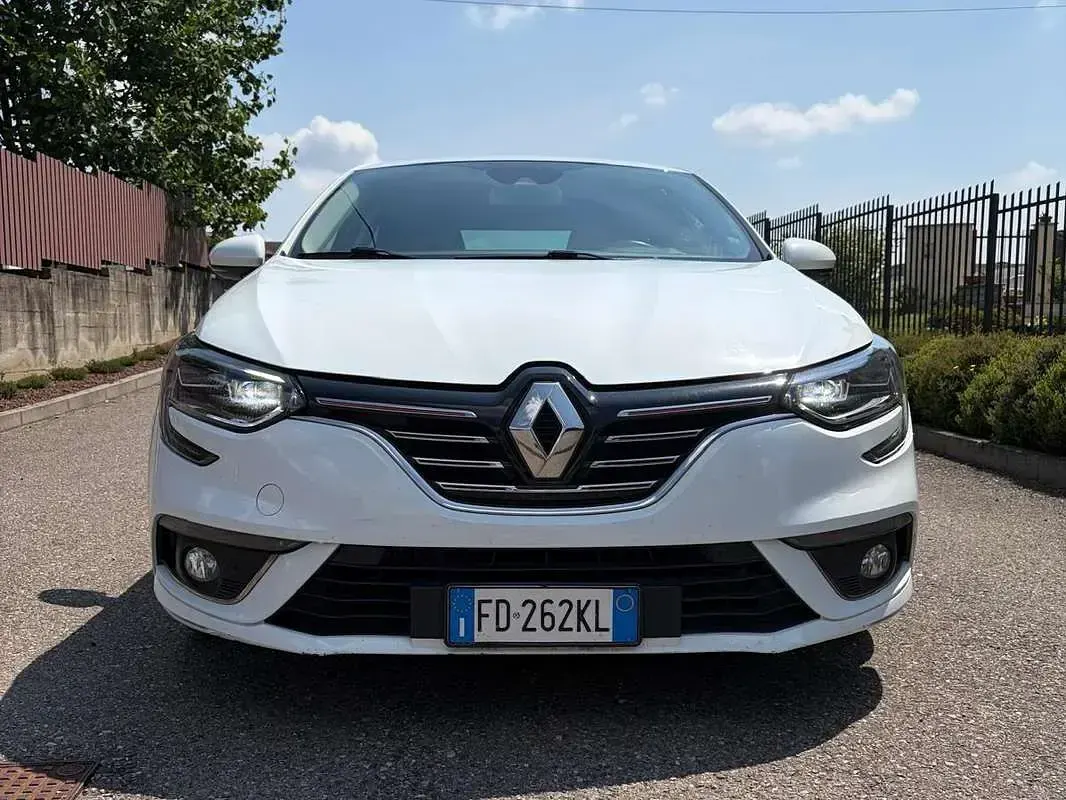 Usata Renault Mégane Bose Edition 131 CV (96 kW) 2016 Bianco Berlina