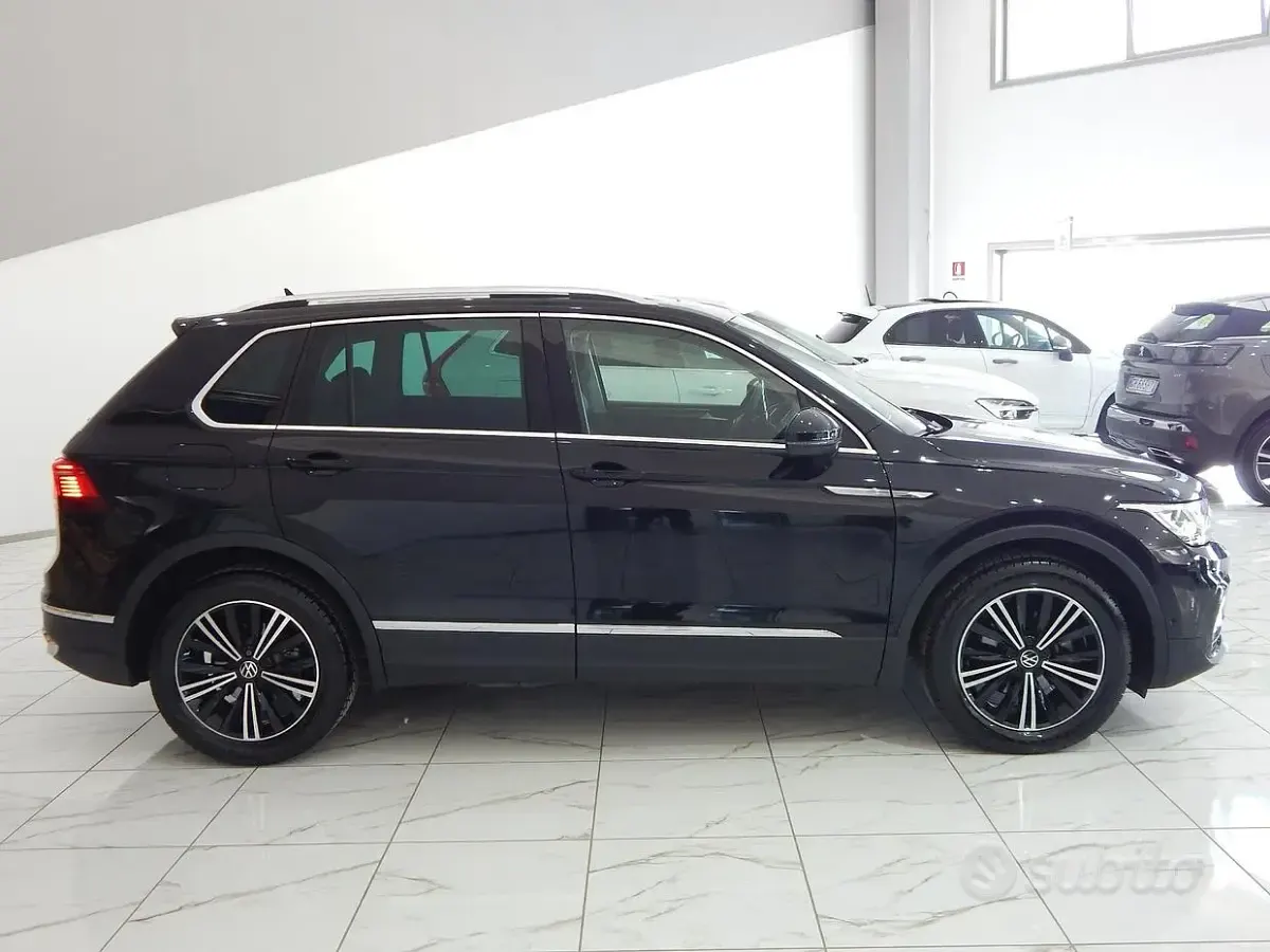 Usata VW Tiguan Elegance 150 CV (110 kW) 2023 Nero SUV