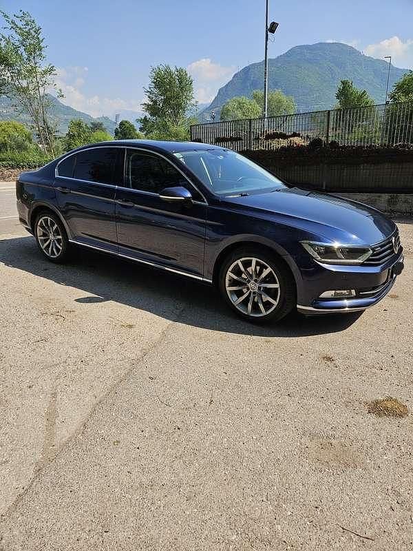 Usata VW Passat Comfortline 150 CV (110 kW) 2015 Blu Berlina