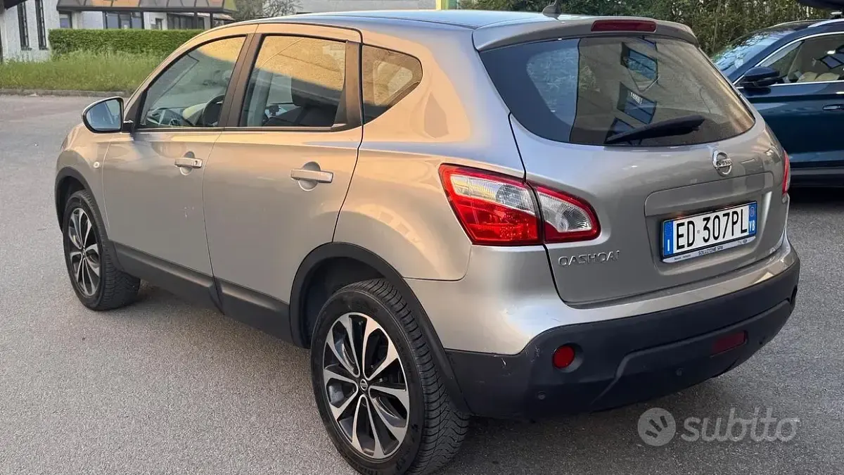 Usata Nissan Qashqai Acenta 117 CV (86 kW) 2011 Grigio SUV