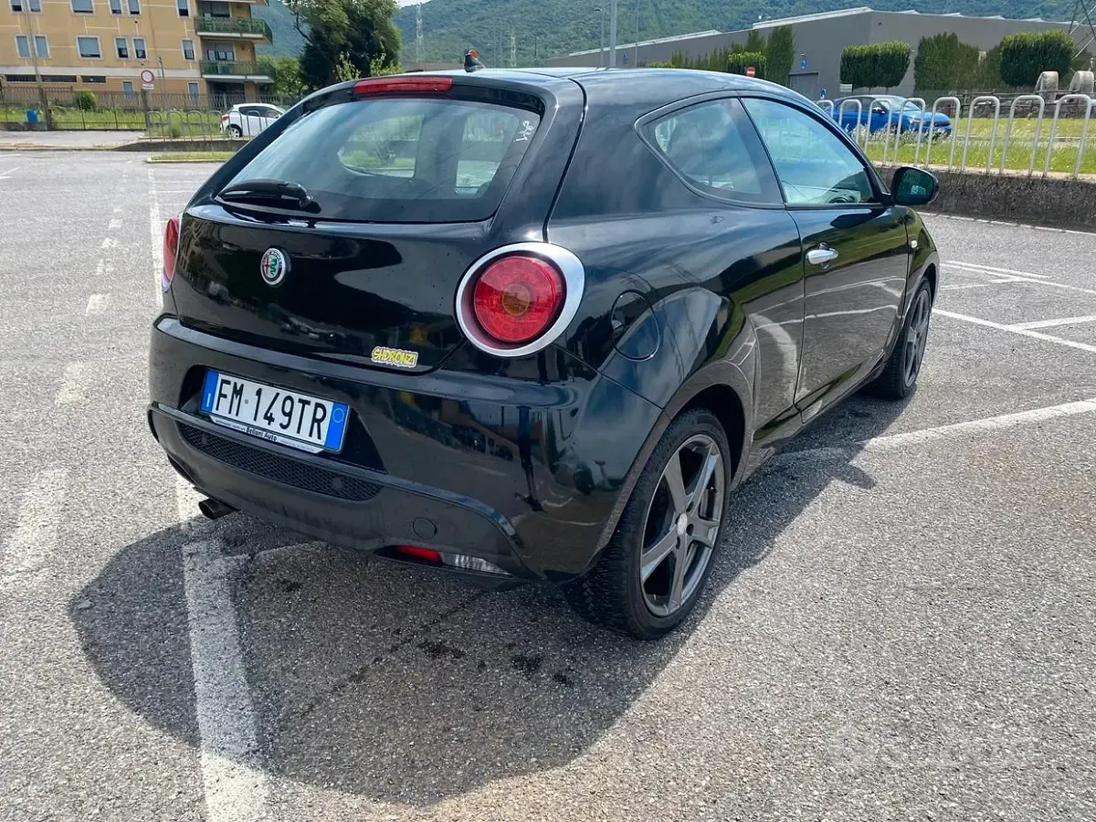 Usata Alfa Romeo MiTo 77 CV (56 kW) 2017 Nero Utilitaria