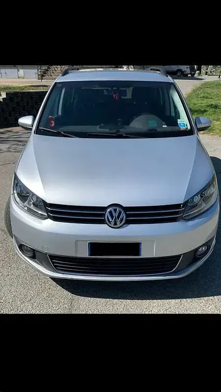 Begagnad VW Touran Comfortline 105 HK (77 kW) 2014 Silver Minibuss