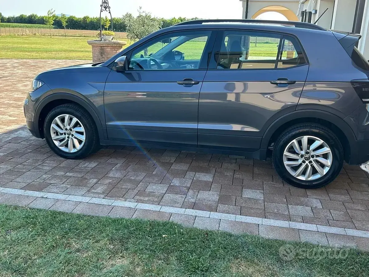 Usata VW T-Cross Style 110 CV (80 kW) 2023 Grigio SUV