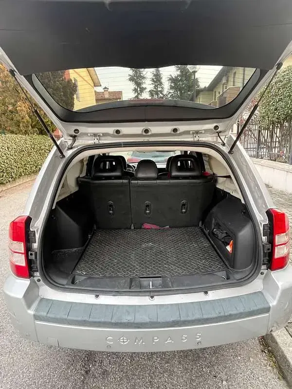 Usata Jeep Compass Limited 140 CV (102 kW) 2007 Argento SUV