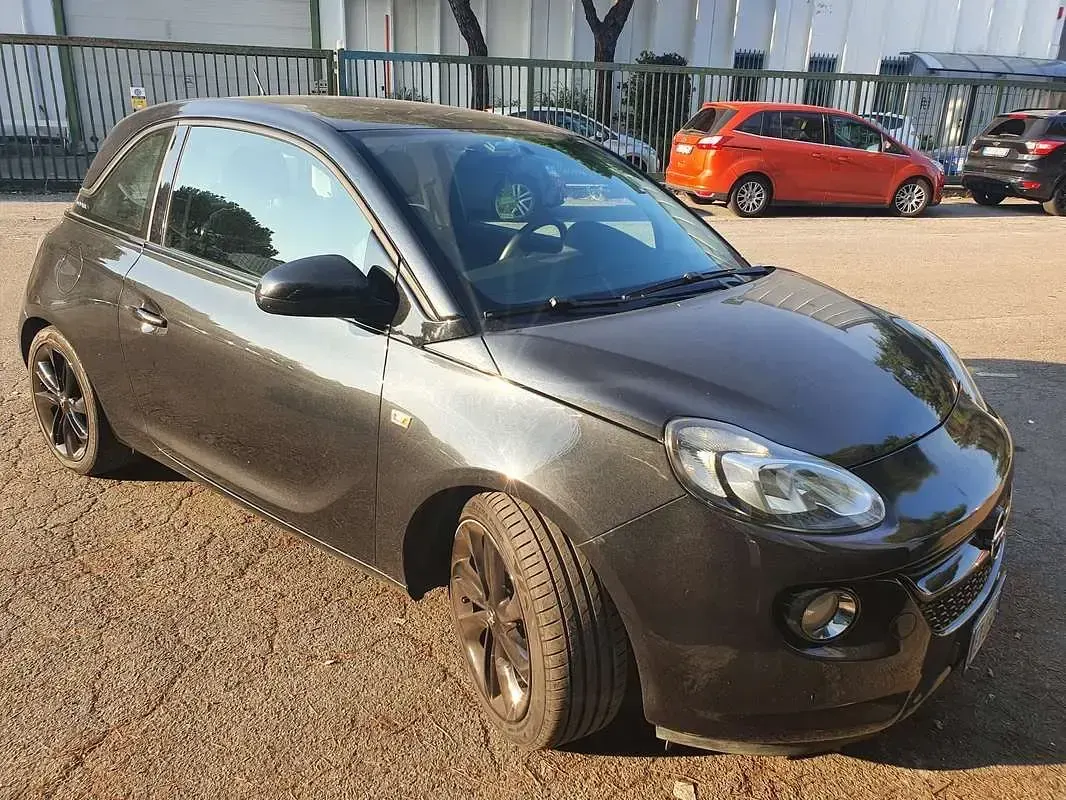 Usata Opel Adam 75 CV (55 kW) 2012 Nero Utilitaria