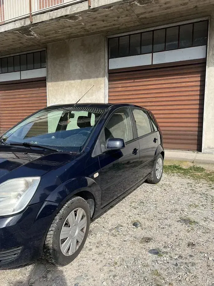 Usata Ford Fiesta 75 CV (55 kW) 2005 Utilitaria
