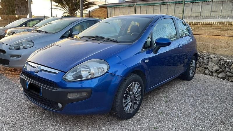 Usata Fiat Punto Evo Dynamic 75 CV (55 kW) 2012 Blu Utilitaria