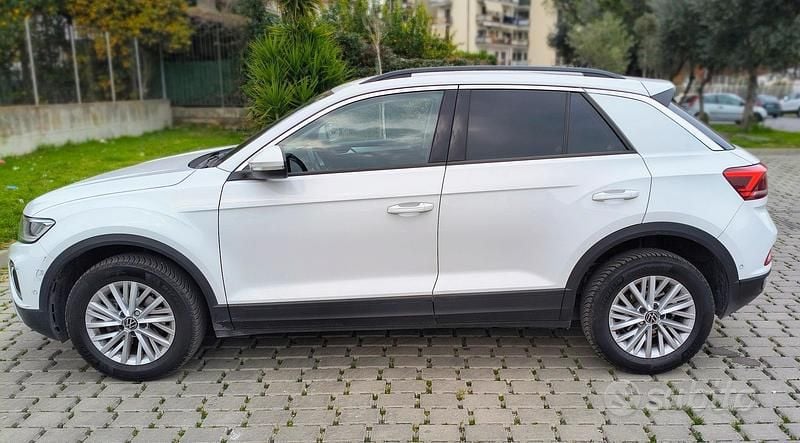 Usata VW T-Roc 110 CV (80 kW) 2023 Bianco SUV
