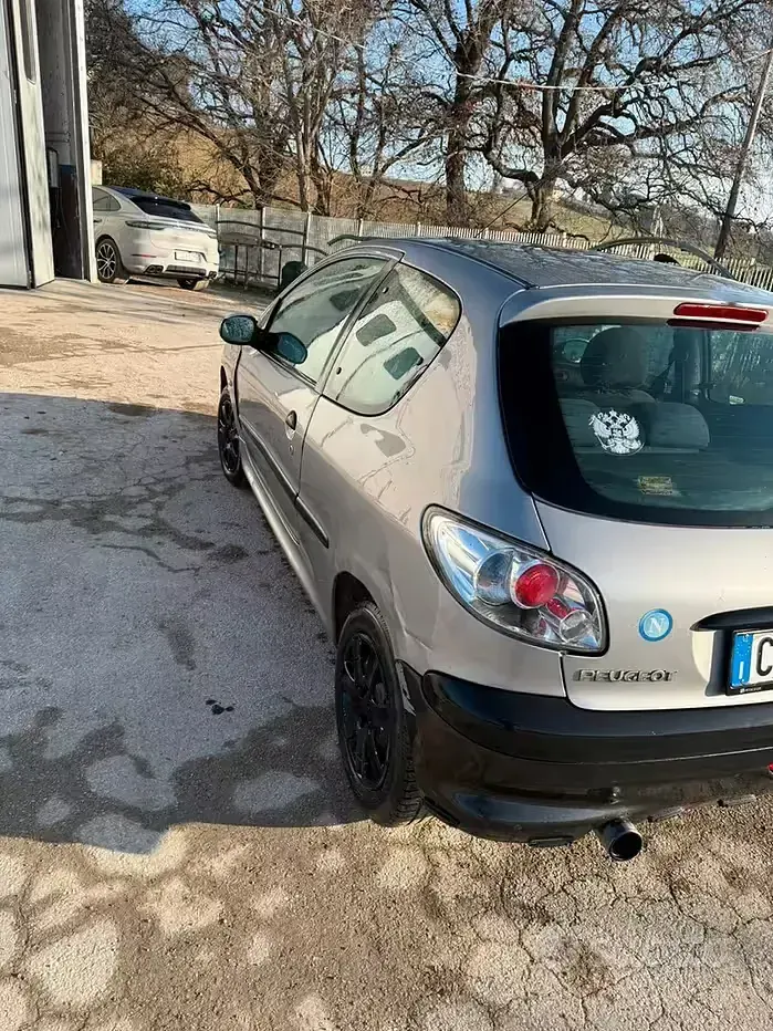 Usata Peugeot 206 68 CV (50 kW) 2004 Grigio Coupé