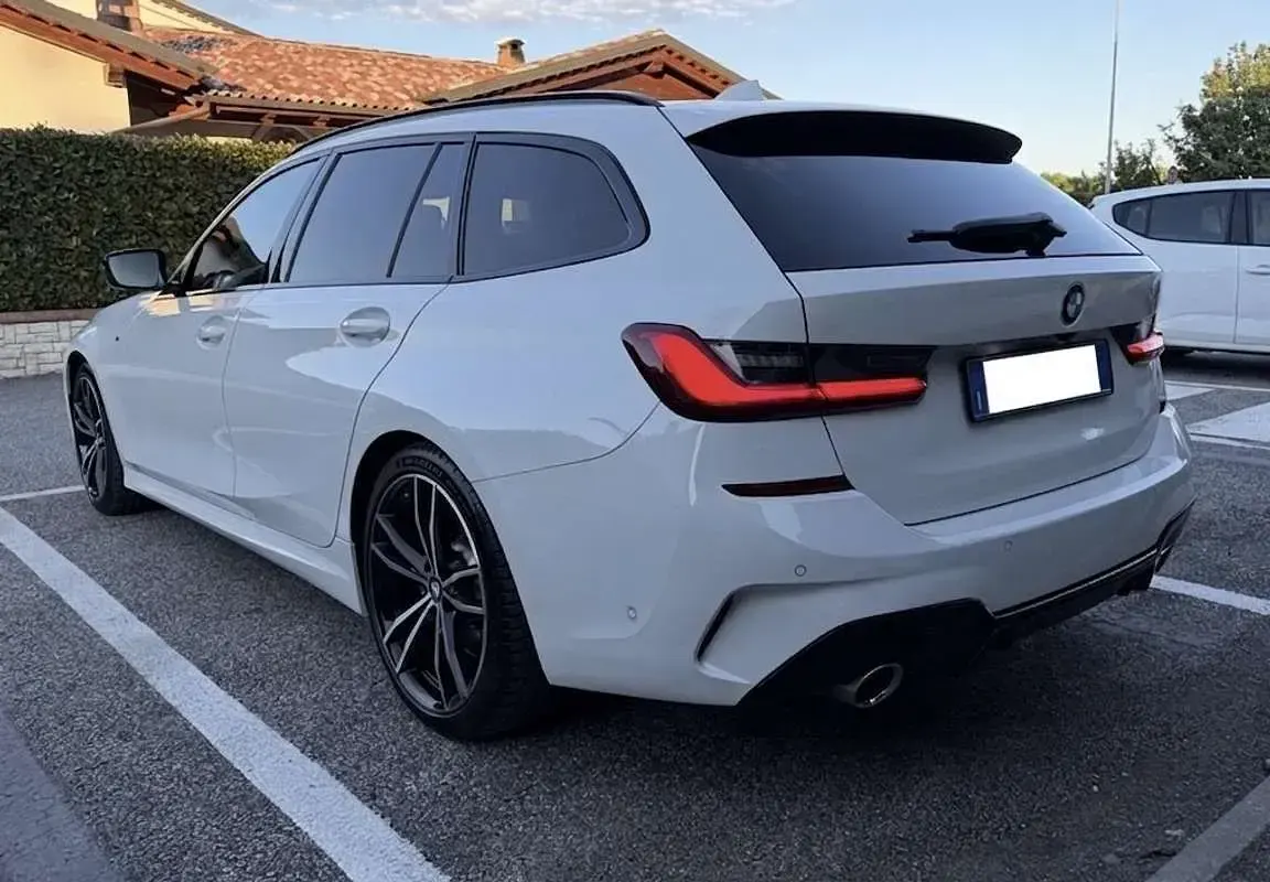 Begagnad BMW 320 M Sport 190 HK (139 kW) 2021 Kombi