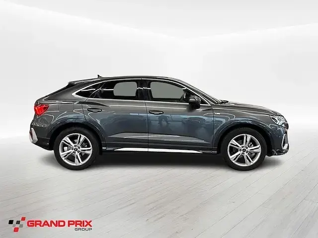 Usata Audi Q3 Sportback Comfort 150 CV (110 kW) 2025 Grigio daytona perla SUV