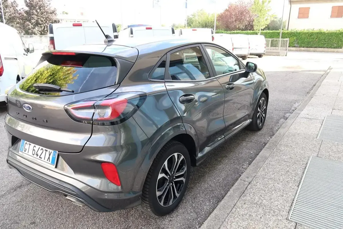 Usata Ford Puma ST-Line 125 CV (91 kW) 2024 Grigio SUV