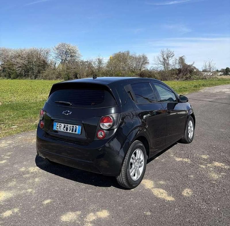 Usata Chevrolet Aveo LT 75 CV (55 kW) 2013 Nero Berlina