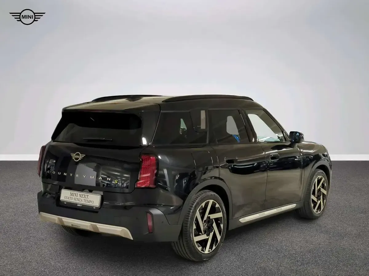 Usata Mini Countryman Favoured 225 kW (306 CV) 2026 Nero SUV