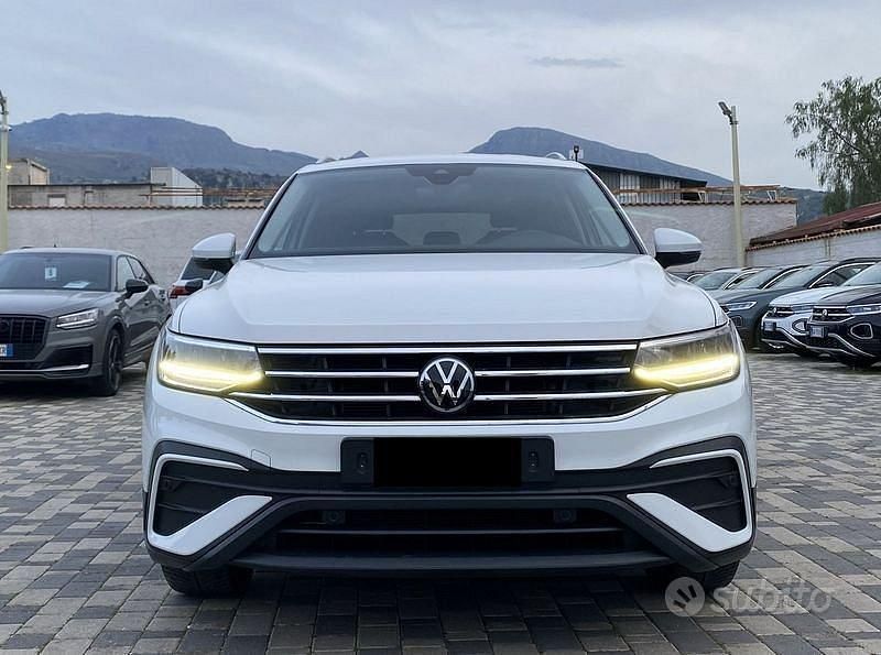 Usata VW Tiguan Allspace Life 150 CV (110 kW) 2021 Bianco SUV