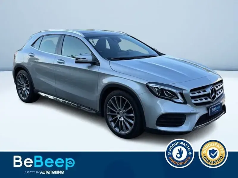 Usata Mercedes GLA200 Premium 136 CV (100 kW) 2018 Argento metallizzato SUV