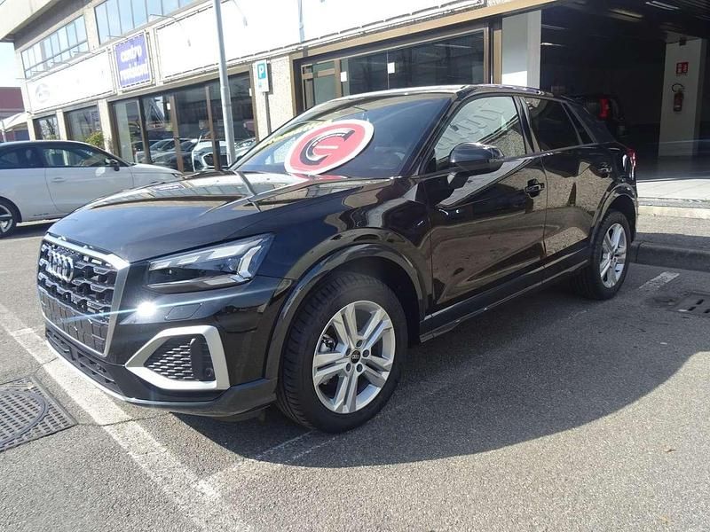 Usata Audi Q2 Advanced 150 CV (110 kW) 2024 Metallizzato  nero SUV