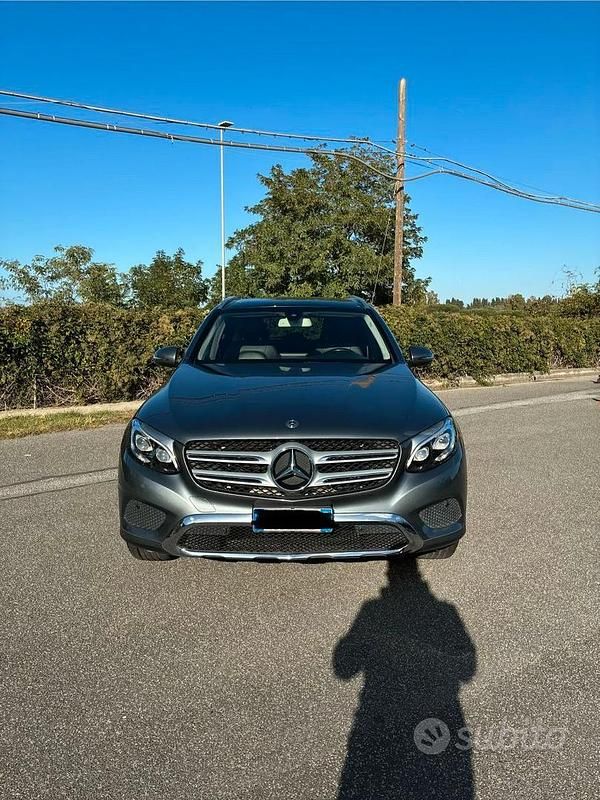 Grigio Usata 2018 Mercedes GLC220 Tre volumi | 26.000 € (Super prezzo) - Immagine 1/4