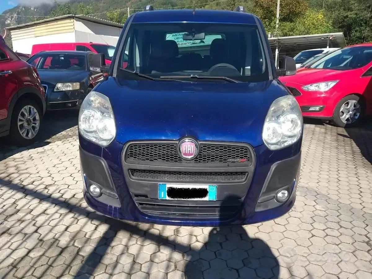 Usata Fiat Doblò 105 CV (77 kW) 2011 Monovolume