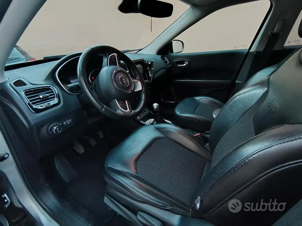 Usata Jeep Compass 120 CV (88 kW) 2018 Grigio SUV