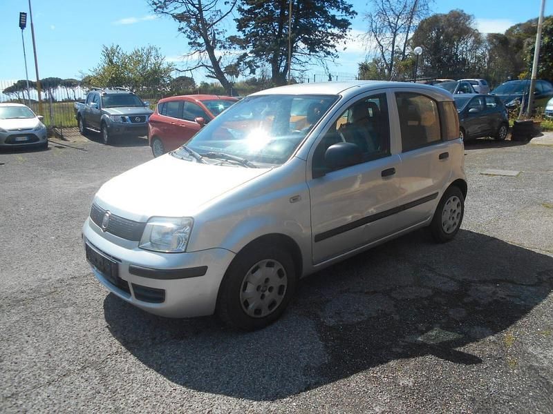 Usata Fiat Panda Dynamic 69 CV (50 kW) 2012 Argento Utilitaria