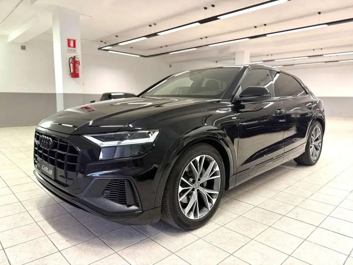 Usata Audi Q8 S-Line 231 CV (169 kW) 2020 Nero SUV