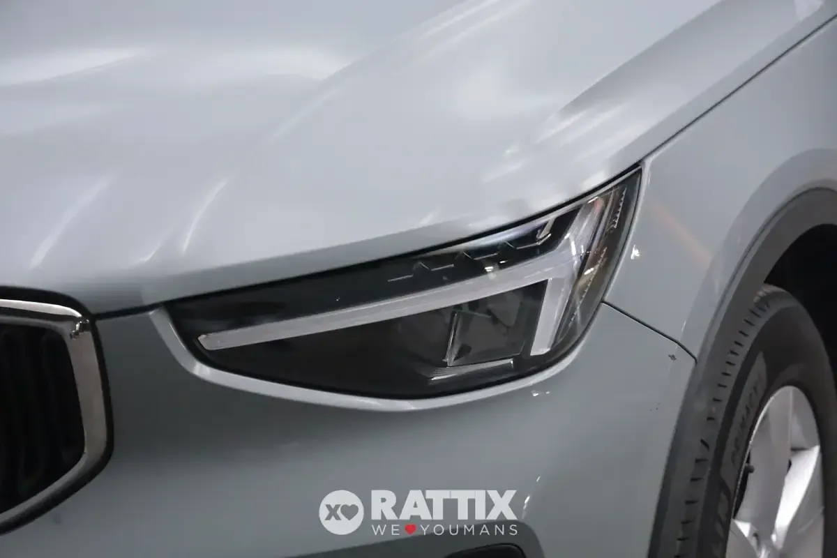 Usata Volvo XC40 129 CV (94 kW) 2024 Grigio SUV