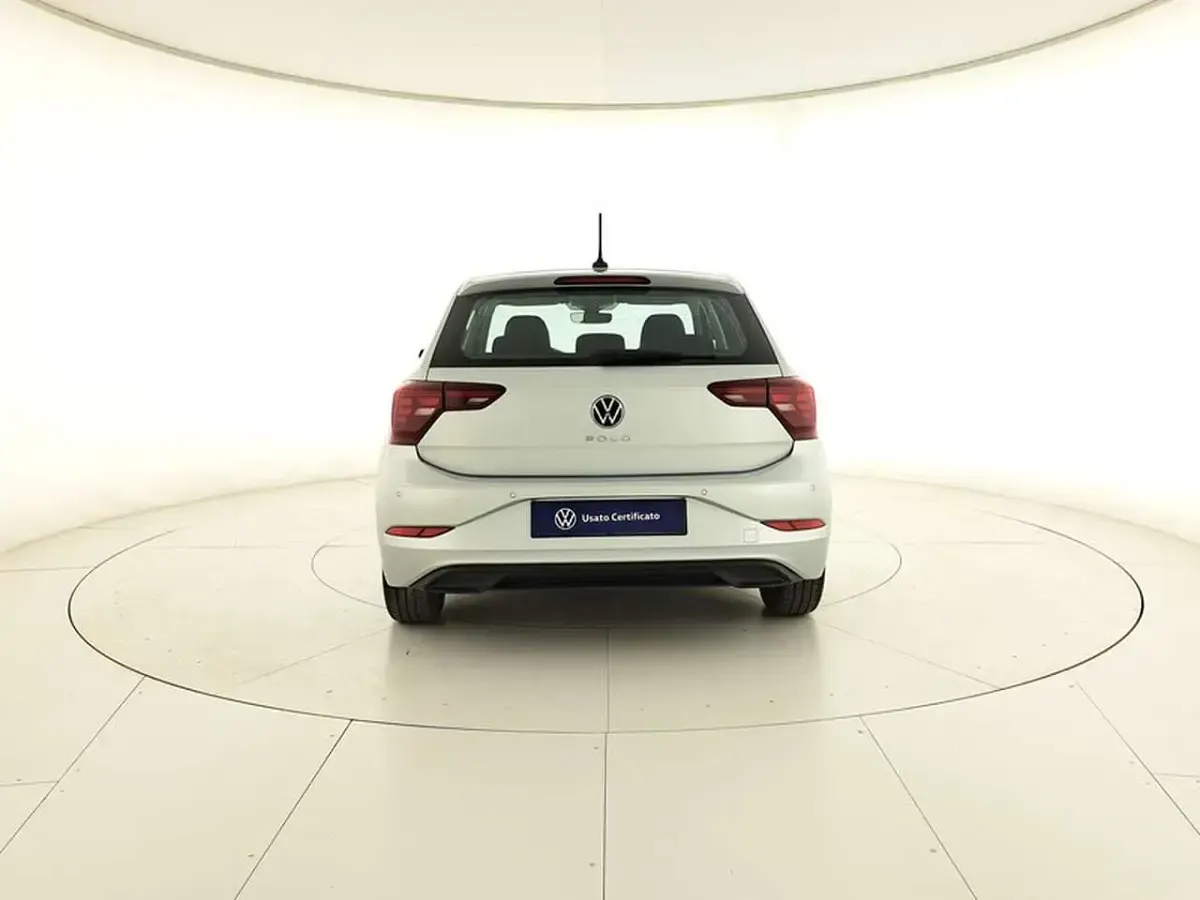 Usata VW Polo Life 95 CV (69 kW) 2023 Reflex silver metallizzato Utilitaria