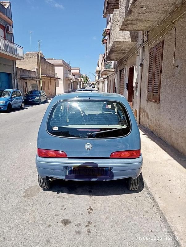 Usata Fiat 600 54 CV (39 kW) 2006 Blu Utilitaria