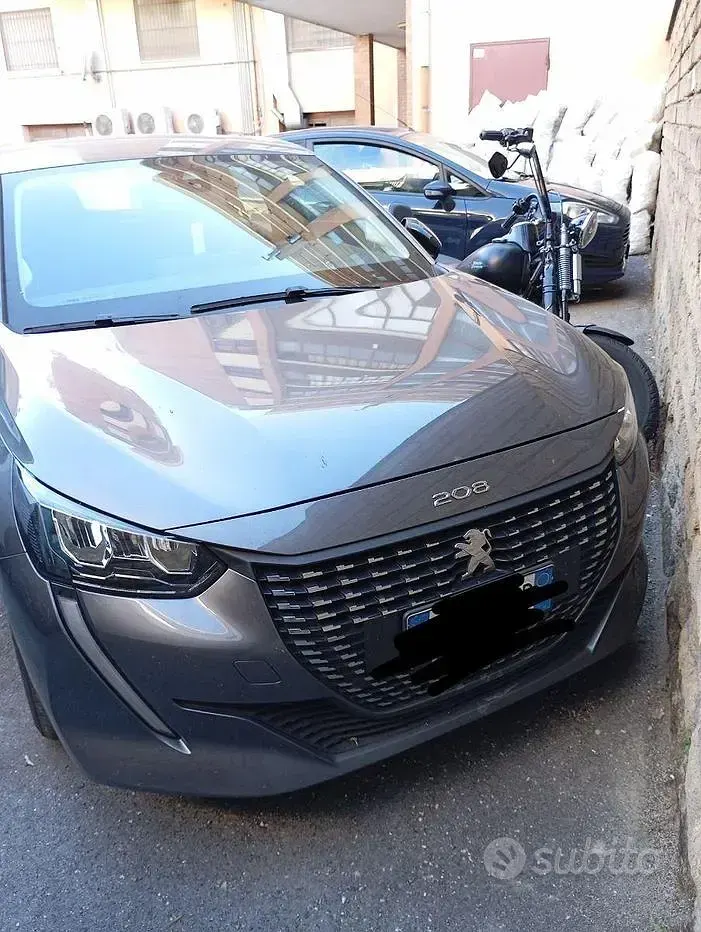 Usata Peugeot 208 75 CV (55 kW) 2023 Grigio Utilitaria