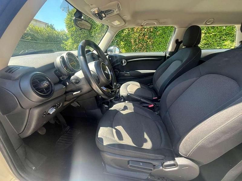 Usata Mini ONE 75 CV (55 kW) 2016 Utilitaria