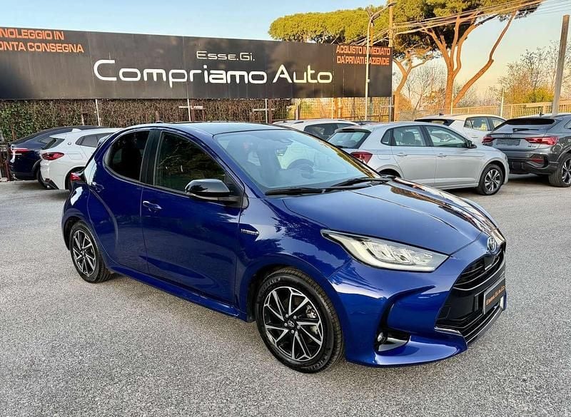 Usata Toyota Yaris Hybrid Lounge 92 CV (67 kW) 2021 Blu/azzurro Berlina