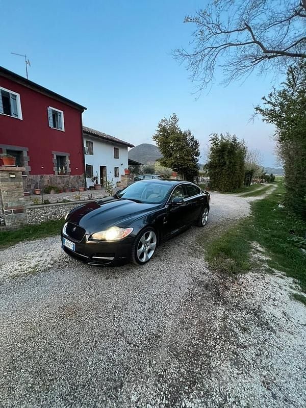 Usata Jaguar XF S 275 CV (202 kW) 2011 Grigio Berlina
