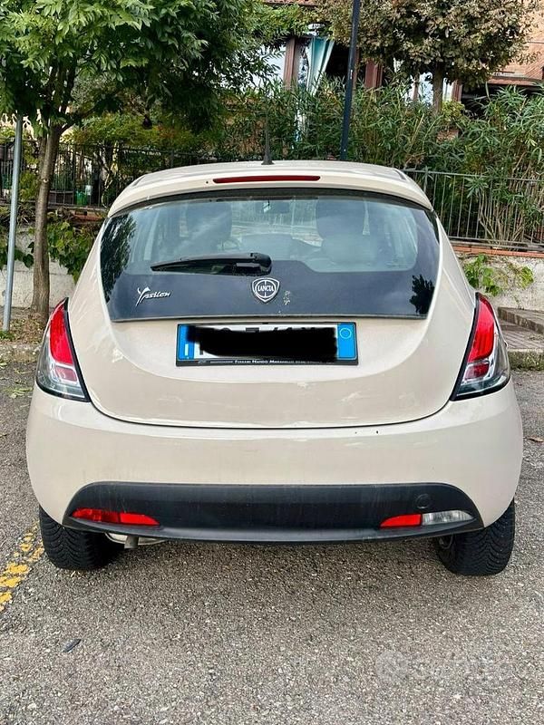 Usata Lancia Ypsilon 69 CV (50 kW) 2018 Bianco Utilitaria