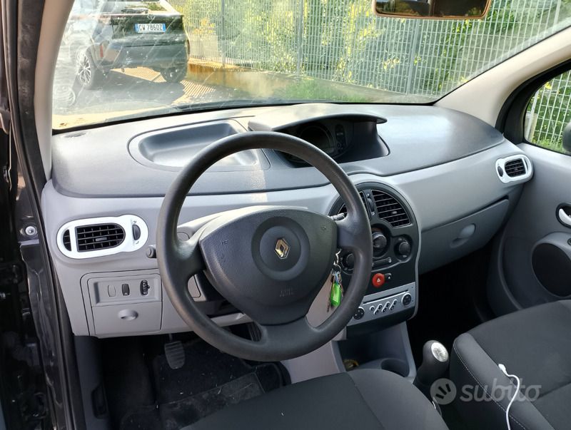 Usata Renault Modus Expression 75 CV (55 kW) 2011 Nero Monovolume