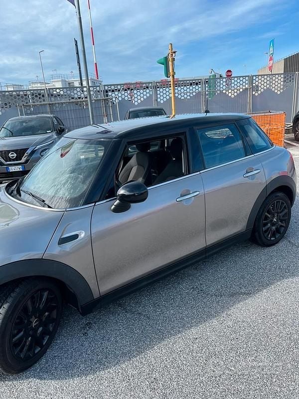 Begagnad Mini Cooper 136 HK (100 kW) 2018 Grå Halvkombi
