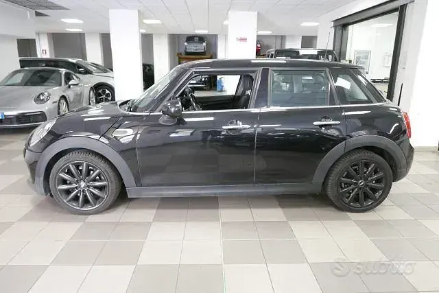 Usata Mini Cooper D 116 CV (85 kW) 2017 Nero Utilitaria