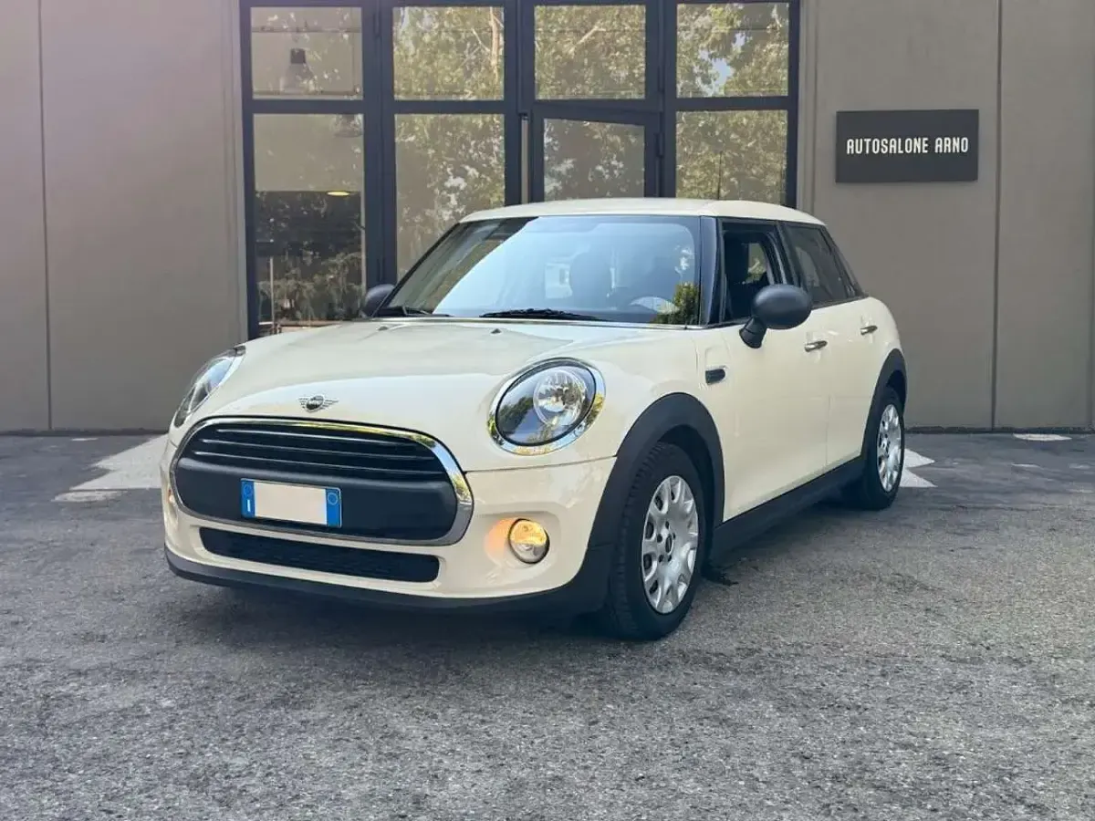 Usata Mini ONE 75 CV (55 kW) 2018 Bianco Utilitaria