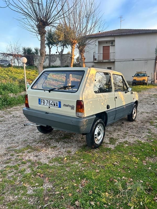 Usata Fiat Panda 33 CV (24 kW) 1983 Beige Utilitaria