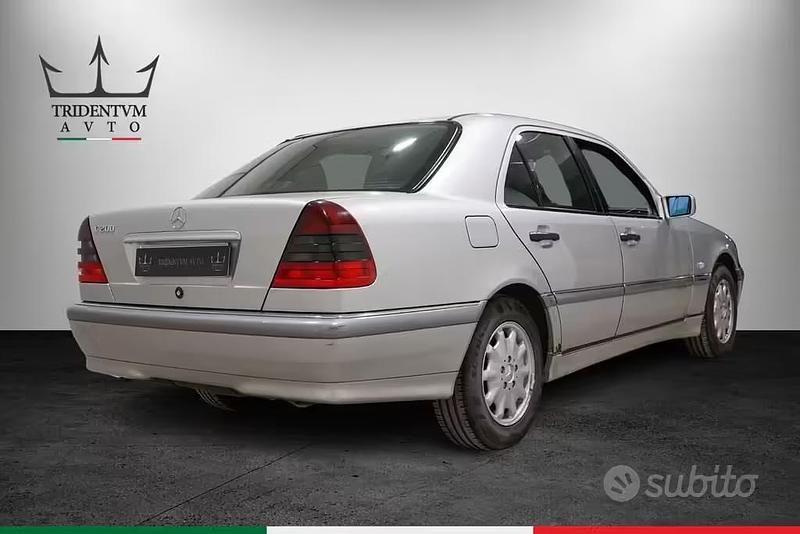 Usata Mercedes C180 Elegance 122 CV (89 kW) 1997 Berlina