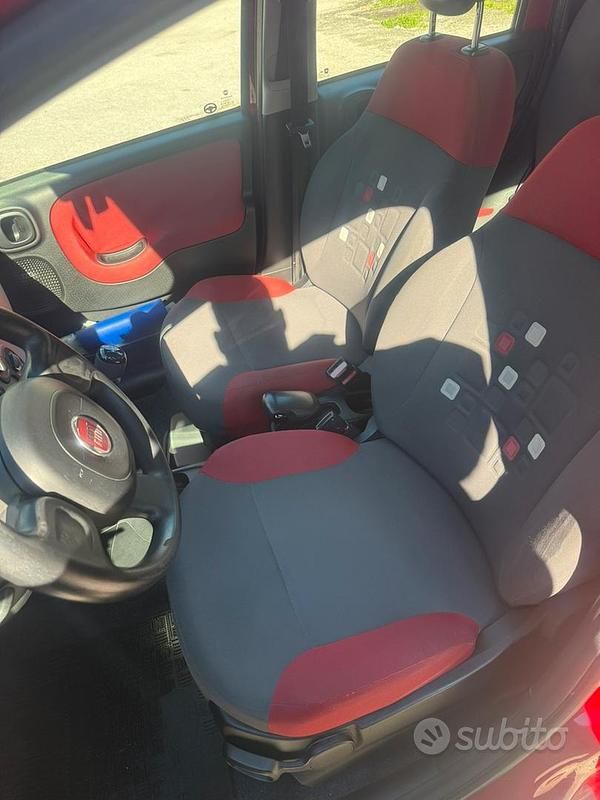 Usata Fiat Panda 70 CV (51 kW) 2014 Rosso Utilitaria