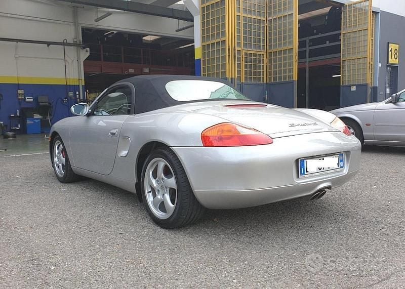 Usata Porsche Boxster 252 CV (185 kW) 2000 Grigio Cabrio