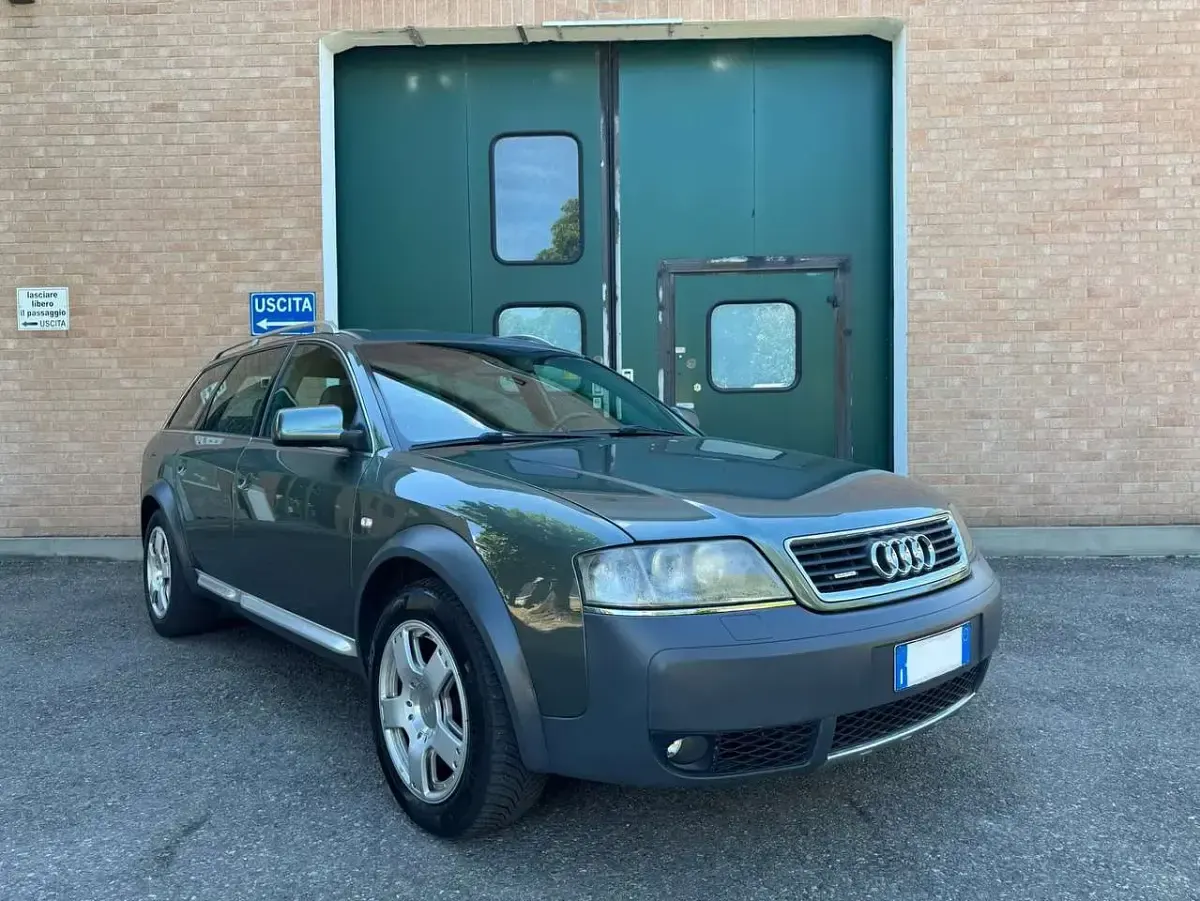Usata Audi A6 Allroad Ambiente 179 CV (131 kW) 2001 Verde Station wagon