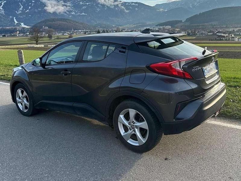 Usata Toyota C-HR 98 CV (72 kW) 2019 Grigio SUV