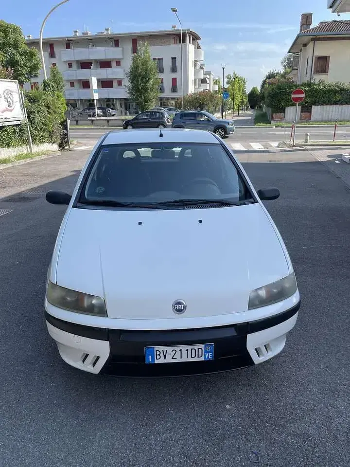Usata Fiat Punto 60 CV (44 kW) 2001 Other Utilitaria