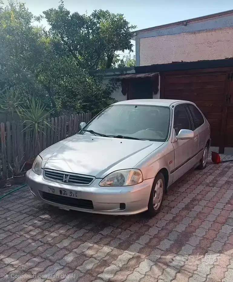 Usata Honda Civic 90 CV (66 kW) 1999 Grigio Berlina